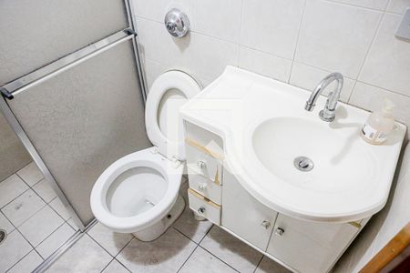 Casa à venda com 200m², 4 quartos e 2 vagas Casa à venda com 200m², 4 quartos e 2 vagasBanheiro