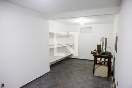 Casa à venda com 200m², 4 quartos e 2 vagas Casa à venda com 200m², 4 quartos e 2 vagasQuarto 4