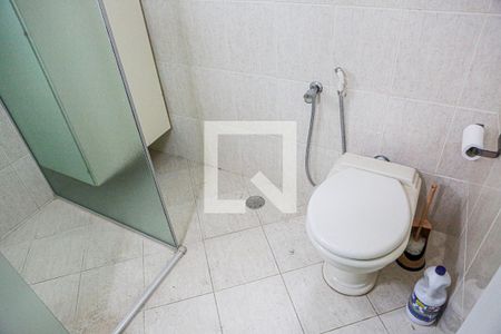 Casa à venda com 200m², 4 quartos e 2 vagas Casa à venda com 200m², 4 quartos e 2 vagasBanheiro