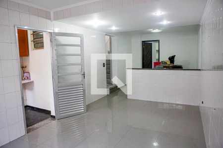 Casa à venda com 200m², 4 quartos e 2 vagas Casa à venda com 200m², 4 quartos e 2 vagasCozinha