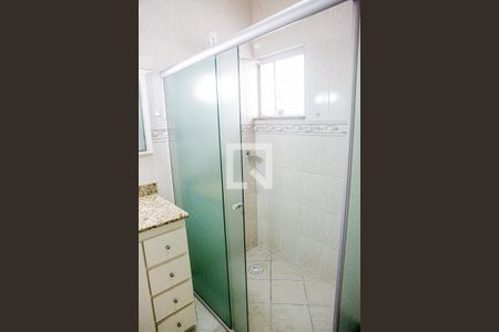 Casa à venda com 200m², 4 quartos e 2 vagas Casa à venda com 200m², 4 quartos e 2 vagasBanheiro