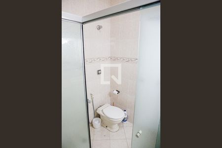 Casa à venda com 200m², 4 quartos e 2 vagas Casa à venda com 200m², 4 quartos e 2 vagasBanheiro