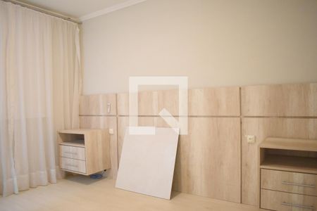 Quarto 1 de apartamento para alugar com 3 quartos, 60m² em Cristo Rei, Curitiba
