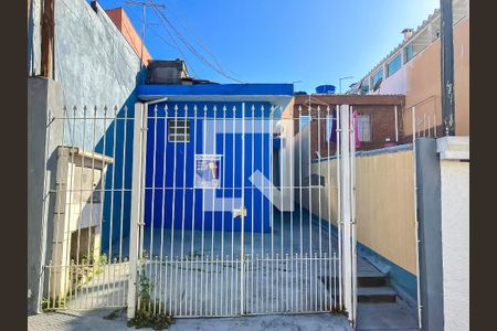 Casa à venda com 92m², 3 quartos e 1 vaga Casa à venda com 92m², 3 quartos e 1 vagaFachada
