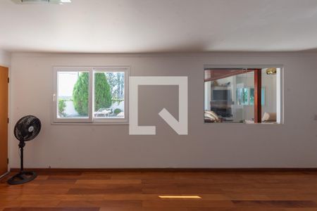 Casa à venda com 530m², 5 quartos e 5 vagasEscritório