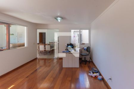 Casa à venda com 530m², 5 quartos e 5 vagasEscritório