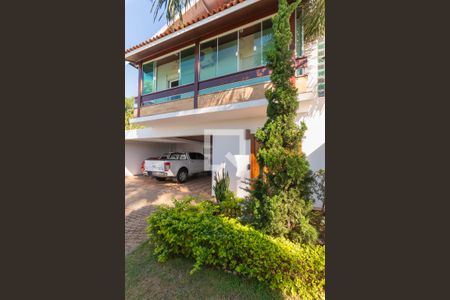 Casa à venda com 530m², 5 quartos e 5 vagasGaragem