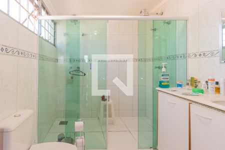 Casa à venda com 530m², 5 quartos e 5 vagasBanheiro da Suíte 1