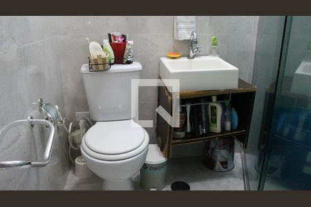 Casa à venda com 240m², 3 quartos e 3 vagasBanheiro da Suíte