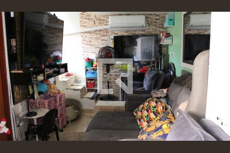 Casa à venda com 240m², 3 quartos e 3 vagasEdicula - Sala