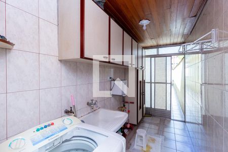 Casa à venda com 270m², 3 quartos e 5 vagas Casa à venda com 270m², 3 quartos e 5 vagasÁrea de Serviço - Casa 2
