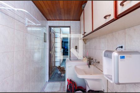 Casa à venda com 270m², 3 quartos e 5 vagas Casa à venda com 270m², 3 quartos e 5 vagasÁrea de Serviço - Casa 2