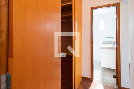 Apartamento para alugar com 140m², 3 quartos e 2 vagas Apartamento para alugar com 140m², 3 quartos e 2 vagasCloset - Suíte 3