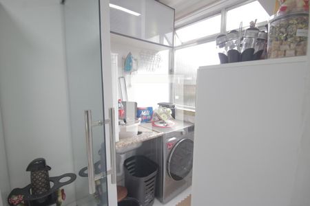 Apartamento à venda com 76m², 2 quartos e 1 vagaÁrea de Serviço