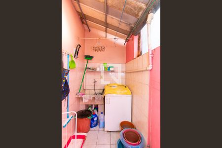 Casa à venda com 200m², 3 quartos e 5 vagas Casa à venda com 200m², 3 quartos e 5 vagasÁrea de Serviço