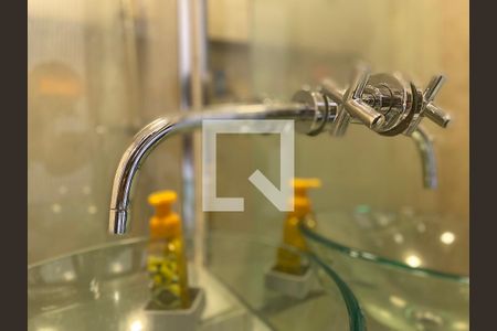 Apartamento à venda com 70m², 2 quartos e 2 vagas Apartamento à venda com 70m², 2 quartos e 2 vagasBanheiro da Suíte - detalhe