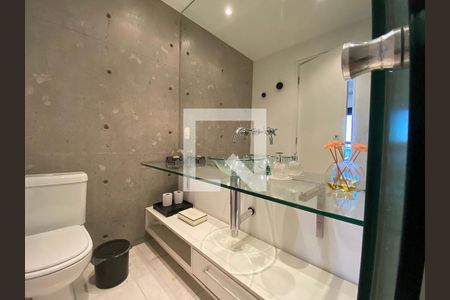 Apartamento à venda com 70m², 2 quartos e 2 vagas Apartamento à venda com 70m², 2 quartos e 2 vagasBanheiro Social