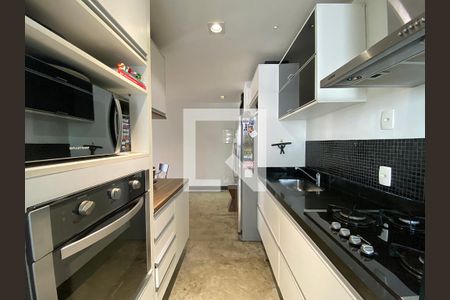 Apartamento à venda com 70m², 2 quartos e 2 vagas Apartamento à venda com 70m², 2 quartos e 2 vagasCozinha