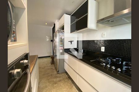 Apartamento à venda com 70m², 2 quartos e 2 vagas Apartamento à venda com 70m², 2 quartos e 2 vagasCozinha