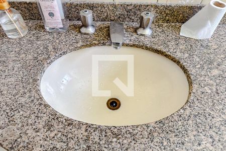 Casa à venda com 240m², 3 quartos e 2 vagasLavabo