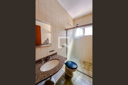 Casa à venda com 240m², 3 quartos e 2 vagasBanheiro