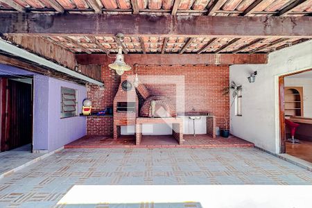 Casa à venda com 240m², 3 quartos e 2 vagasÁrea comum - Churrasqueira