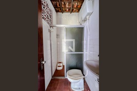 Casa à venda com 240m², 3 quartos e 2 vagasBanheiro de serviço