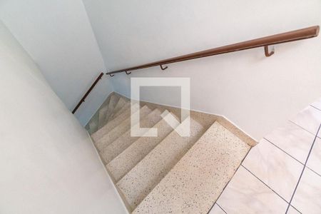 Casa à venda com 135m², 3 quartos e 3 vagas Casa à venda com 135m², 3 quartos e 3 vagasEscada