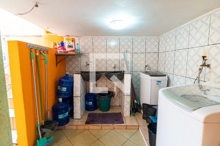 Casa à venda com 135m², 3 quartos e 3 vagas Casa à venda com 135m², 3 quartos e 3 vagasLavanderia