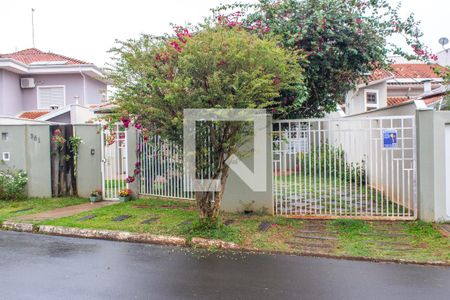 Casa à venda com 243m², 4 quartos e 3 vagas Casa à venda com 243m², 4 quartos e 3 vagasÁrea comum