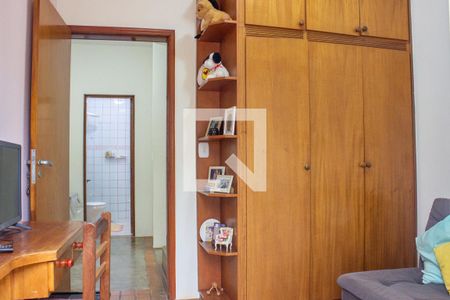 Casa à venda com 243m², 4 quartos e 3 vagas Casa à venda com 243m², 4 quartos e 3 vagasQuarto 1