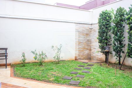 Casa à venda com 243m², 4 quartos e 3 vagas Casa à venda com 243m², 4 quartos e 3 vagasÁrea comum