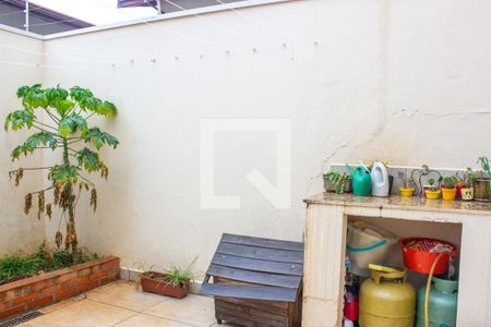 Casa à venda com 243m², 4 quartos e 3 vagas Casa à venda com 243m², 4 quartos e 3 vagasÁrea comum