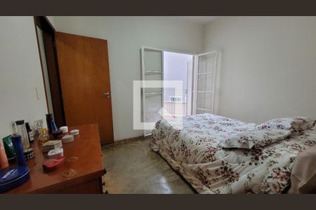 Casa à venda com 243m², 4 quartos e 3 vagas Casa à venda com 243m², 4 quartos e 3 vagasSuíte