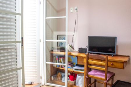 Casa à venda com 243m², 4 quartos e 3 vagas Casa à venda com 243m², 4 quartos e 3 vagasQuarto 1