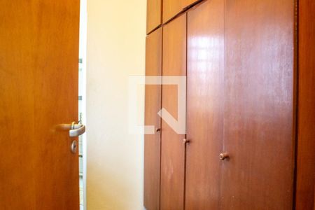 Casa à venda com 243m², 4 quartos e 3 vagas Casa à venda com 243m², 4 quartos e 3 vagasCloset da suíte