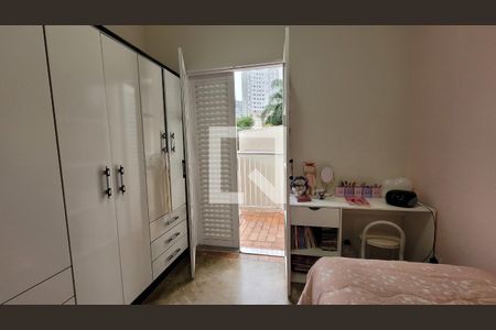 Casa à venda com 243m², 4 quartos e 3 vagas Casa à venda com 243m², 4 quartos e 3 vagasQuarto 2