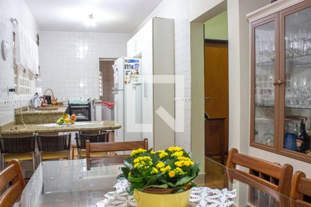 Casa à venda com 243m², 4 quartos e 3 vagas Casa à venda com 243m², 4 quartos e 3 vagasSala de Jantar