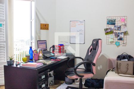 Casa à venda com 243m², 4 quartos e 3 vagas Casa à venda com 243m², 4 quartos e 3 vagasQuarto 3