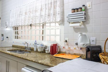 Casa à venda com 243m², 4 quartos e 3 vagas Casa à venda com 243m², 4 quartos e 3 vagasCozinha