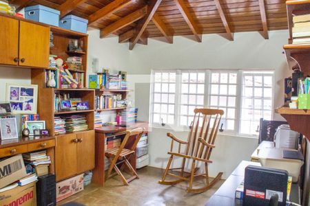 Casa à venda com 243m², 4 quartos e 3 vagas Casa à venda com 243m², 4 quartos e 3 vagasQuarto 4 - Escritório