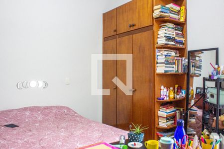 Casa à venda com 243m², 4 quartos e 3 vagas Casa à venda com 243m², 4 quartos e 3 vagasQuarto 3