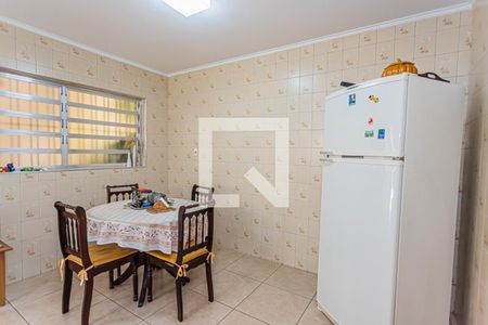 Casa à venda com 197m², 3 quartos e 4 vagas Casa à venda com 197m², 3 quartos e 4 vagasCozinha e copa