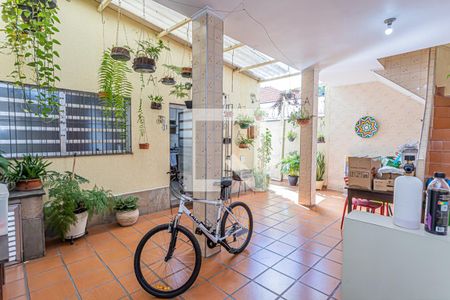 Casa à venda com 197m², 3 quartos e 4 vagas Casa à venda com 197m², 3 quartos e 4 vagasÁrea de serviço e quintal