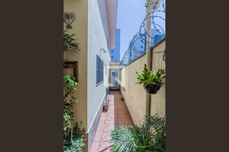 Casa à venda com 197m², 3 quartos e 4 vagas Casa à venda com 197m², 3 quartos e 4 vagasCorredor