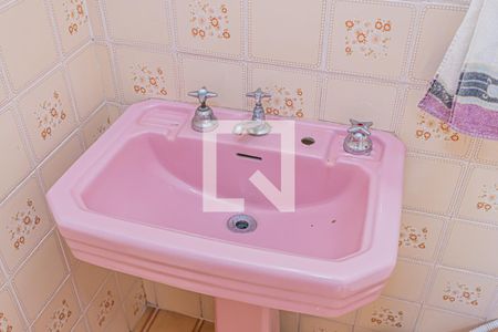 Casa à venda com 197m², 3 quartos e 4 vagas Casa à venda com 197m², 3 quartos e 4 vagasBanheiro de serviço