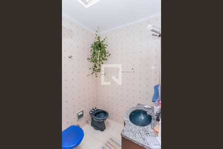 Casa à venda com 197m², 3 quartos e 4 vagas Casa à venda com 197m², 3 quartos e 4 vagasBanheiro social