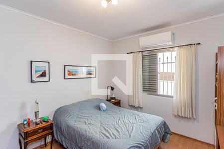 Casa à venda com 197m², 3 quartos e 4 vagas Casa à venda com 197m², 3 quartos e 4 vagasQuarto 1