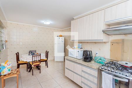 Casa à venda com 197m², 3 quartos e 4 vagas Casa à venda com 197m², 3 quartos e 4 vagasCozinha e copa