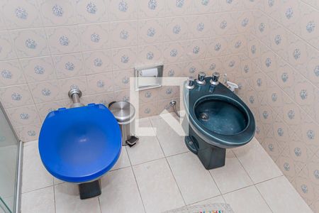 Casa à venda com 197m², 3 quartos e 4 vagas Casa à venda com 197m², 3 quartos e 4 vagasBanheiro social